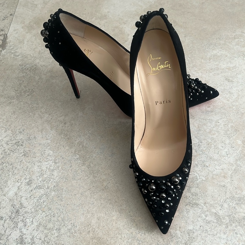 Loboutin black suede pearls candidate pumps